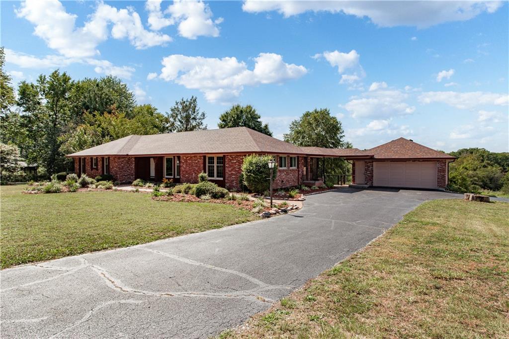 822 Dickinson Road