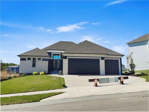 Photo of 7003 N Polk Avenue, Kansas City, MO 64151 (MLS # 2583760)