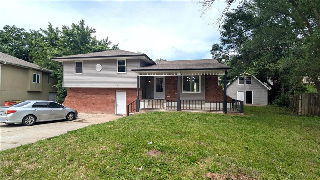 2005 N Plymouth Road