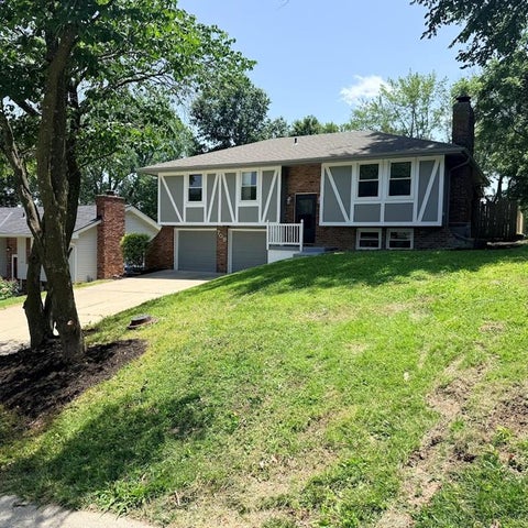 Tiny photo for 709 Elm Street, Liberty, MO 64068 (MLS # 2629045)