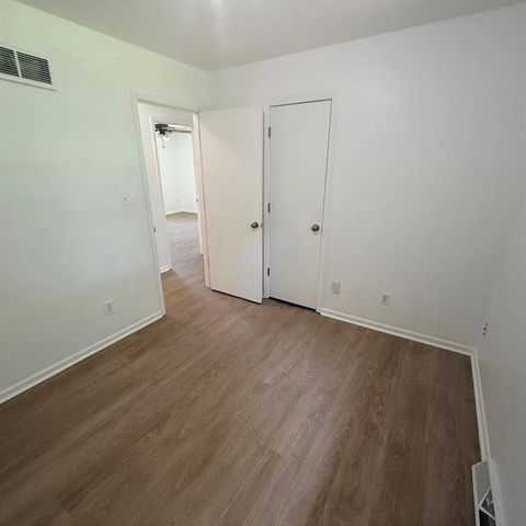 Tiny photo for 709 Elm Street, Liberty, MO 64068 (MLS # 2629045)