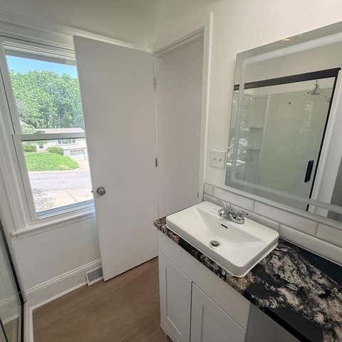Tiny photo for 709 Elm Street, Liberty, MO 64068 (MLS # 2629045)