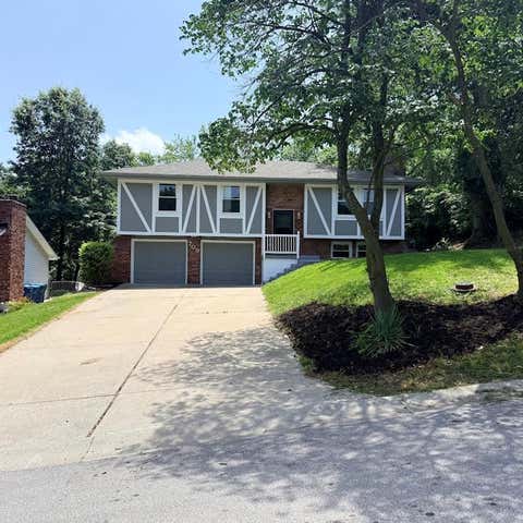 Photo of 709 Elm Street, Liberty, MO 64068 (MLS # 2629045)