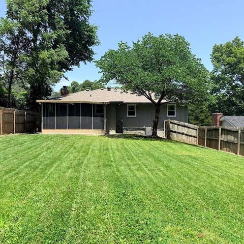 Tiny photo for 709 Elm Street, Liberty, MO 64068 (MLS # 2629045)