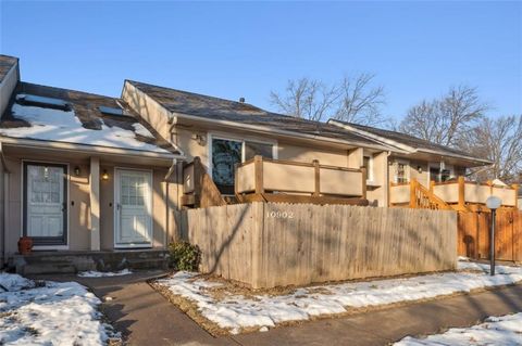 10902 Bradshaw Street Overland Park KS 66210