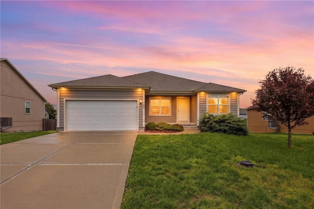 Photo of 737 S Cypress Street, Gardner, KS 66030 (MLS # 2618374)