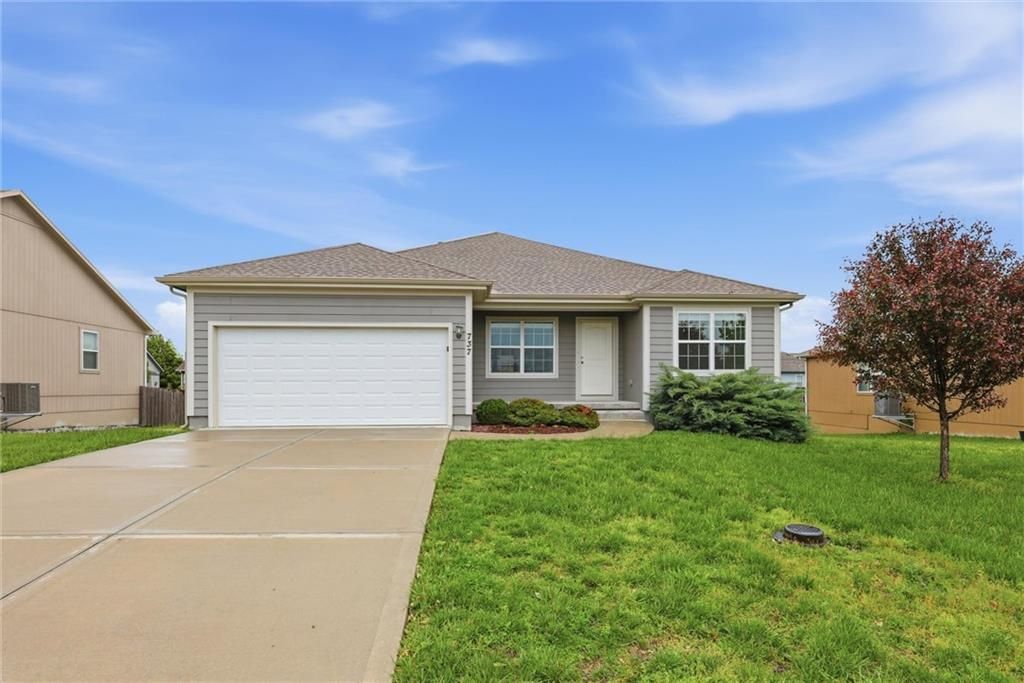 Photo of 737 S Cypress Street, Gardner, KS 66030 (MLS # 2618374)