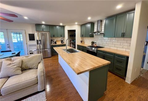 Photo of 12801 Rickey Road, Kansas City, MO 64133 (MLS # 2584126)