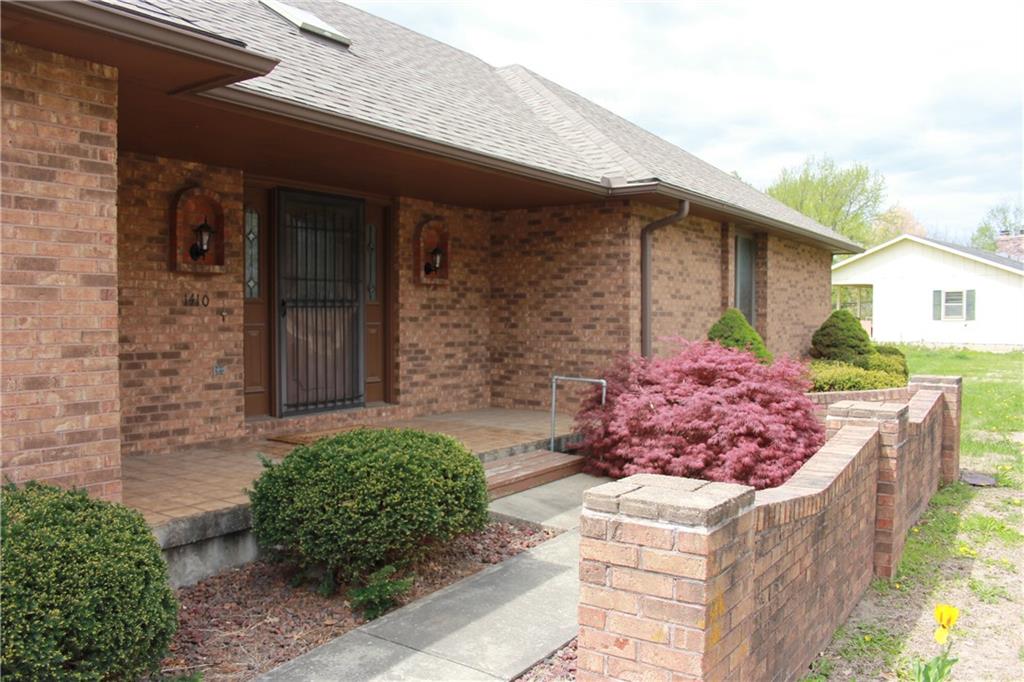 1410 Grandview Drive