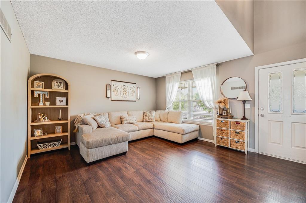257 NE Chateau Drive