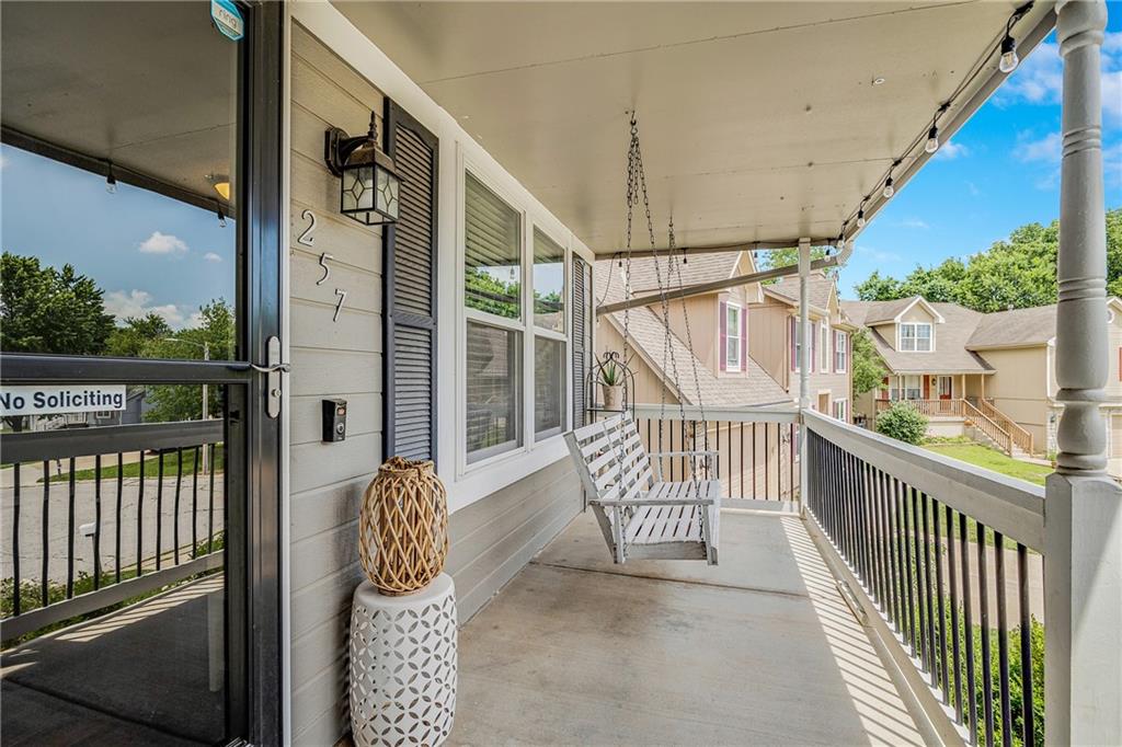 257 NE Chateau Drive