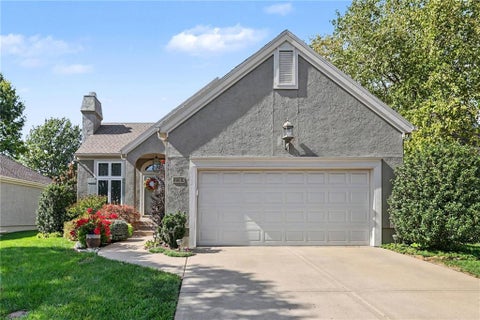 Photo of 12310 England Street, Overland Park, KS 66213 (MLS # 2646935)