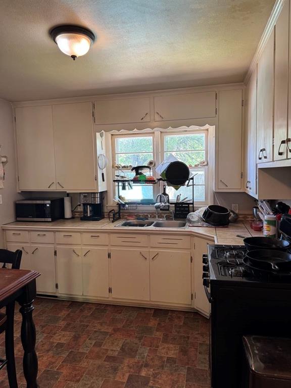 210 W Walnut Street