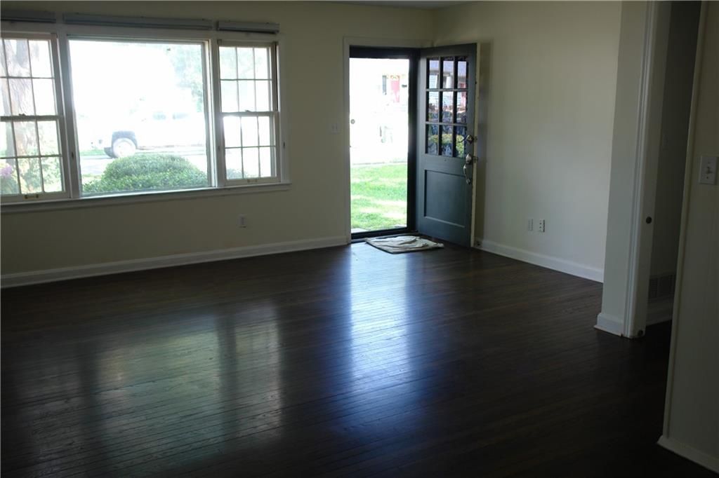 Photo of 8212 Mackey Street, Overland Park, KS 66204 (MLS # 2617140)
