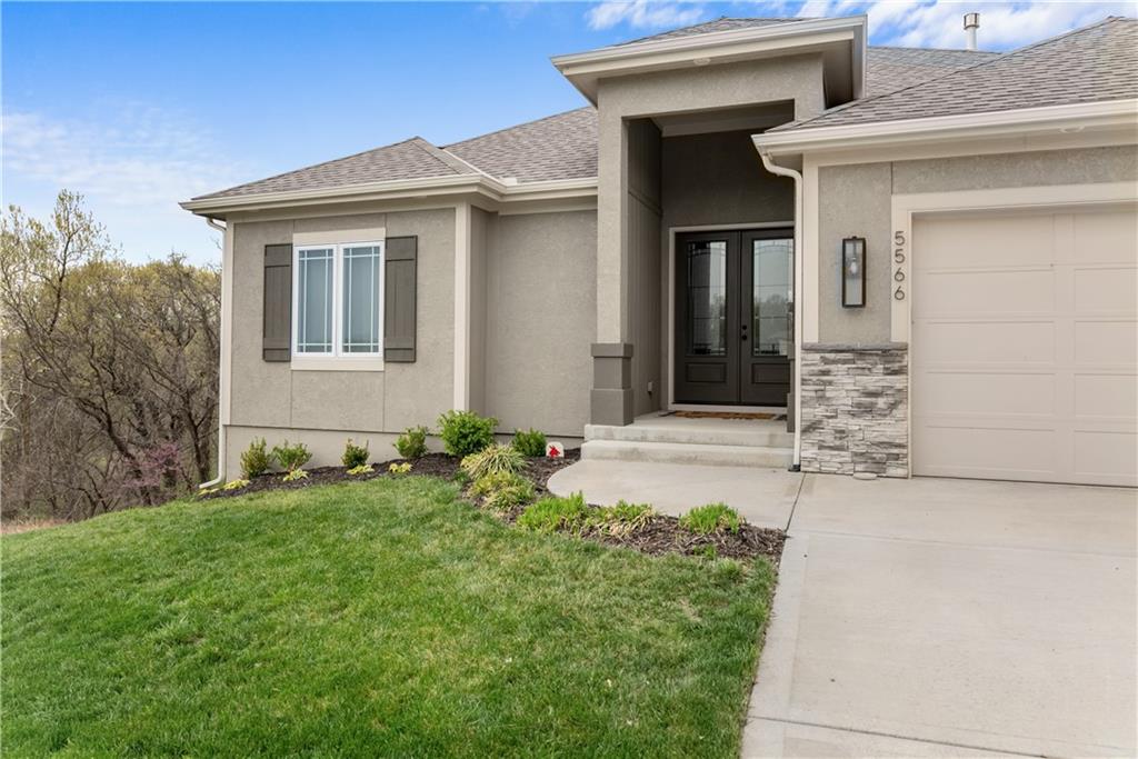 5566 Thousand Oaks Drive