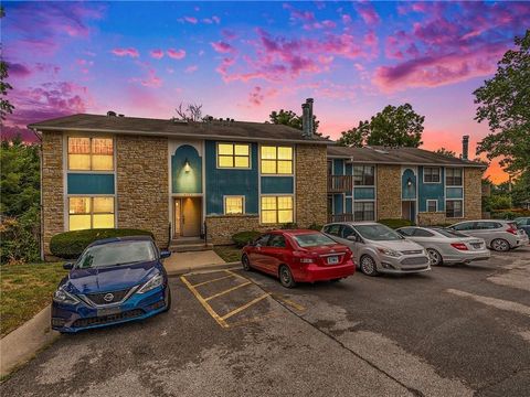 8153 Holmes #203 Road Kansas City MO 64131