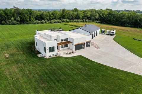 6320 NE 164th Street Smithville MO 64089