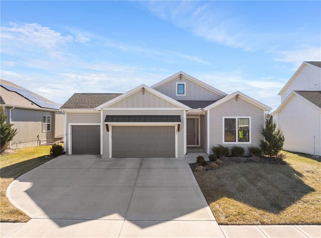 Photo of 1521 SW Arbormill Terrace, Lees Summit, MO 64082 (MLS # 2597088)