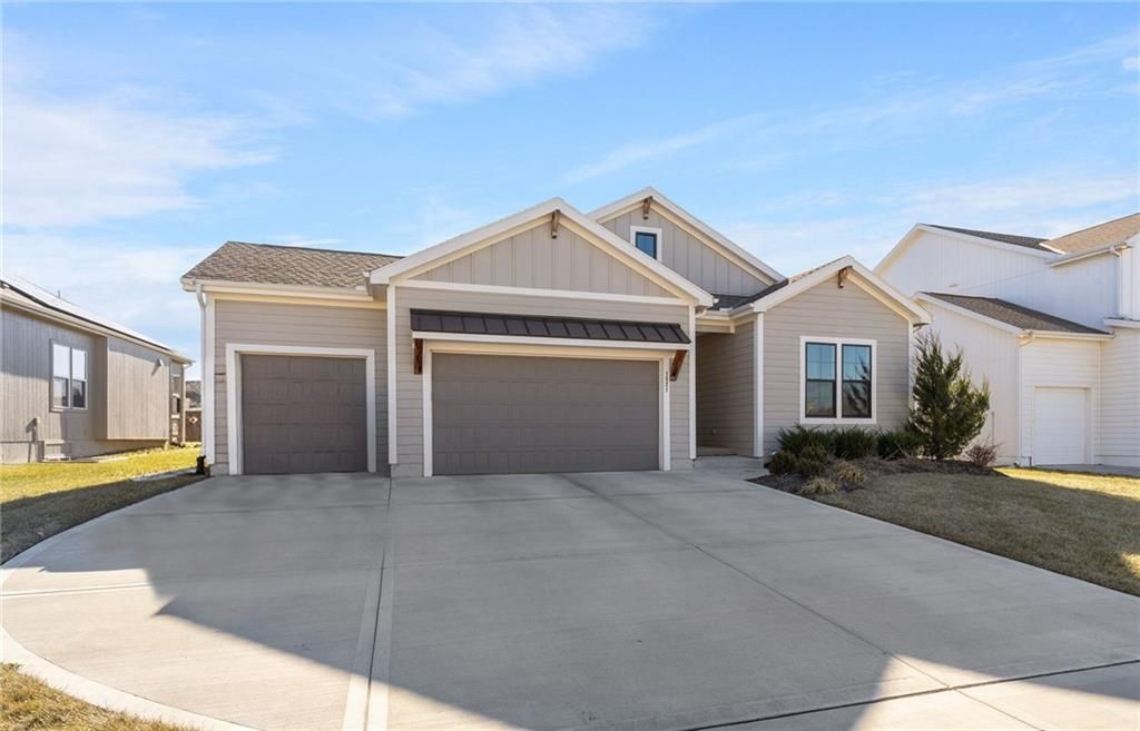 Photo of 1521 SW Arbormill Terrace, Lees Summit, MO 64082 (MLS # 2597088)