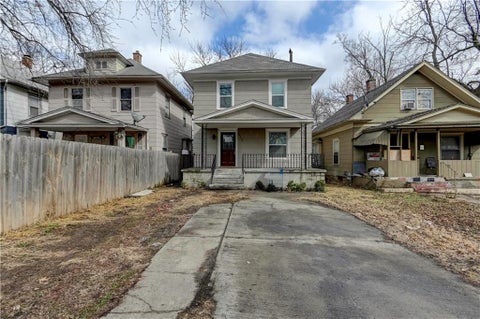Photo of 113 N White Avenue, Kansas City, MO 64123 (MLS # 2645195)