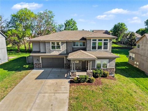 Photo of 12204 Pebble Beach Drive, Kansas City, KS 66109 (MLS # 2617250)