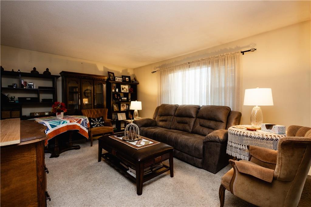 St Joseph, Missouri 64506, United States, 3 Bedrooms Bedrooms, ,2 BathroomsBathrooms,Residential,Active,248928