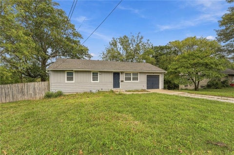 Photo of 11134 E 9th Street S, Independence, MO 64054 (MLS # 2647983)
