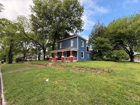 Photo of 108 E Jefferson Street, Pittsburg, KS 66762 (MLS # 2616705)