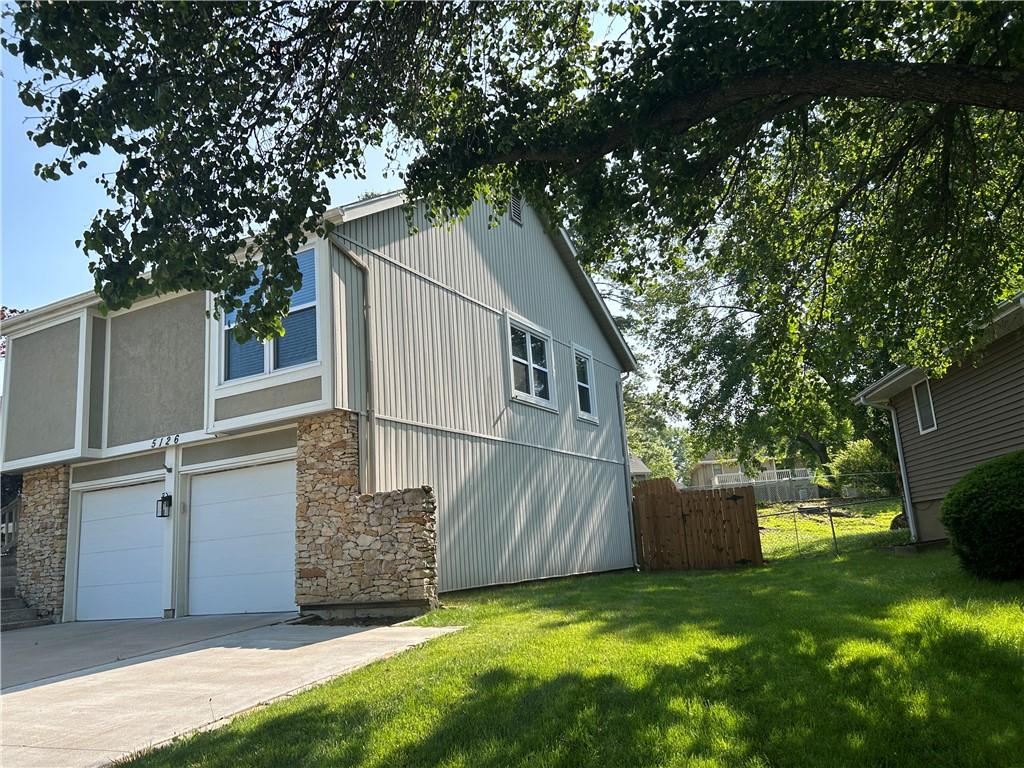 5126 Briarwood Lane