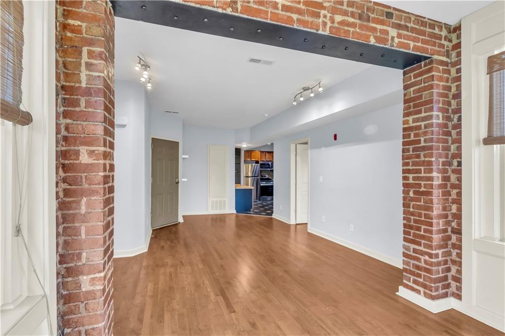 200 E 43rd Street 302