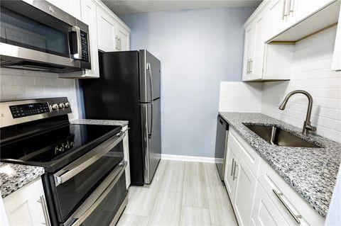 4518 Holly Street 37 Kansas City MO 64111