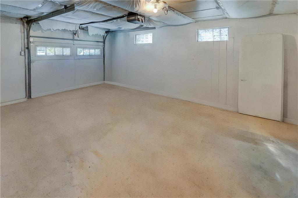 Shawnee, Kansas 66203, United States, 3 Bedrooms Bedrooms, ,2 BathroomsBathrooms,Residential,Pending,212088