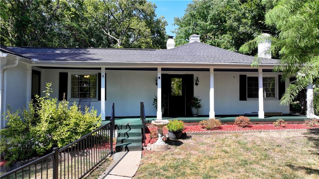 Shawnee, Kansas 66203, United States, 3 Bedrooms Bedrooms, ,2 BathroomsBathrooms,Residential,Pending,212088