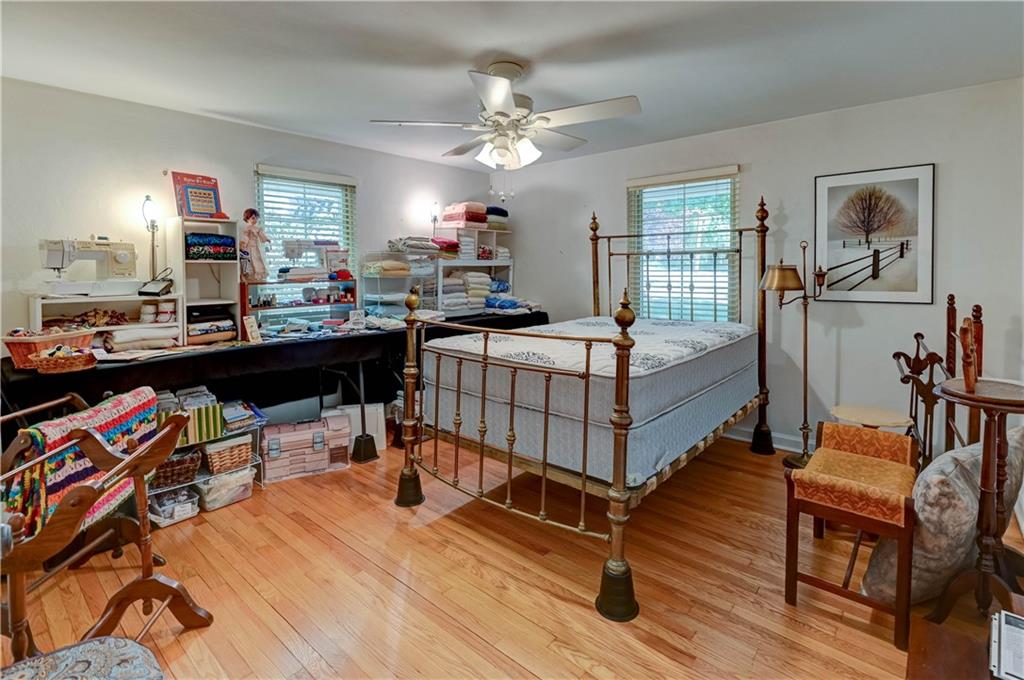 Shawnee, Kansas 66203, United States, 3 Bedrooms Bedrooms, ,2 BathroomsBathrooms,Residential,Pending,212088