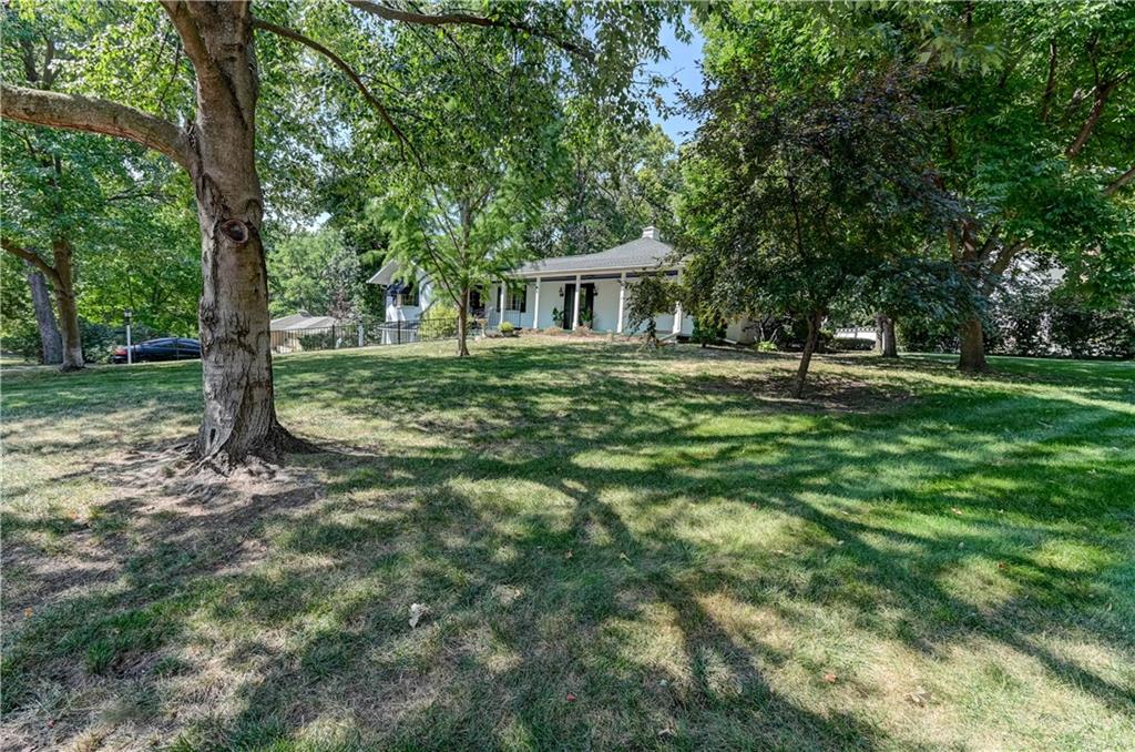 Shawnee, Kansas 66203, United States, 3 Bedrooms Bedrooms, ,2 BathroomsBathrooms,Residential,Pending,212088