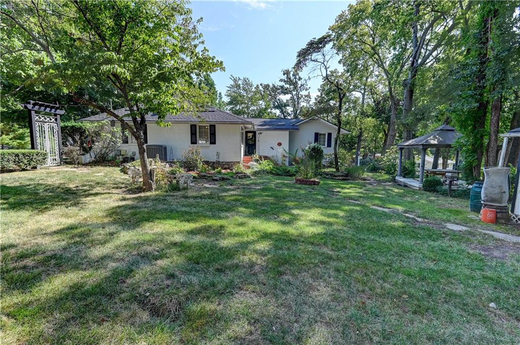 Shawnee, Kansas 66203, United States, 3 Bedrooms Bedrooms, ,2 BathroomsBathrooms,Residential,Pending,212088