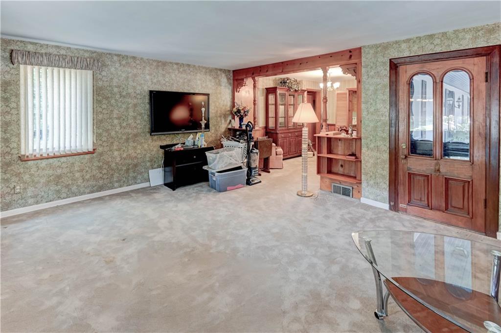 Shawnee, Kansas 66203, United States, 3 Bedrooms Bedrooms, ,2 BathroomsBathrooms,Residential,Pending,212088