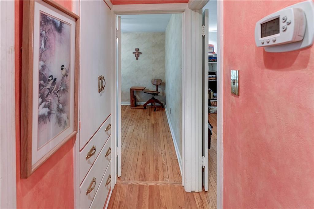 Shawnee, Kansas 66203, United States, 3 Bedrooms Bedrooms, ,2 BathroomsBathrooms,Residential,Pending,212088