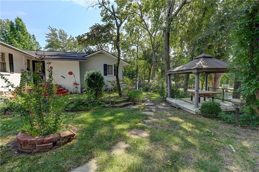 Shawnee, Kansas 66203, United States, 3 Bedrooms Bedrooms, ,2 BathroomsBathrooms,Residential,Pending,212088