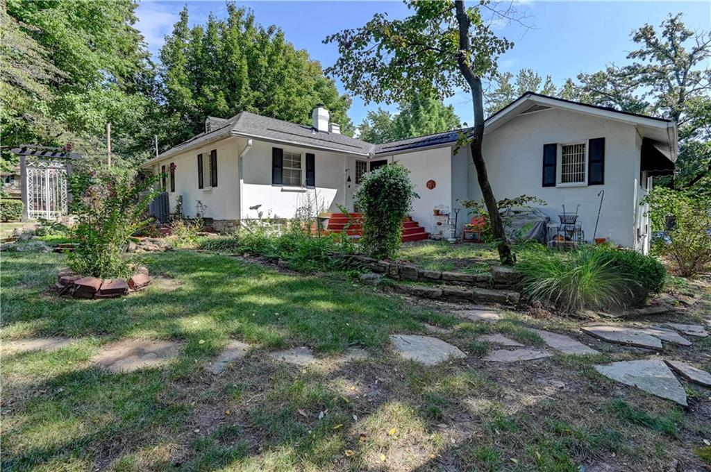 Shawnee, Kansas 66203, United States, 3 Bedrooms Bedrooms, ,2 BathroomsBathrooms,Residential,Pending,212088