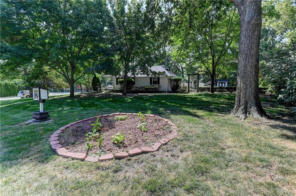 Shawnee, Kansas 66203, United States, 3 Bedrooms Bedrooms, ,2 BathroomsBathrooms,Residential,Pending,212088