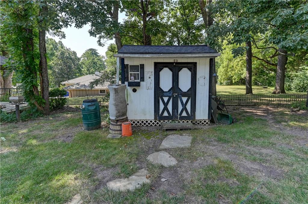 Shawnee, Kansas 66203, United States, 3 Bedrooms Bedrooms, ,2 BathroomsBathrooms,Residential,Pending,212088