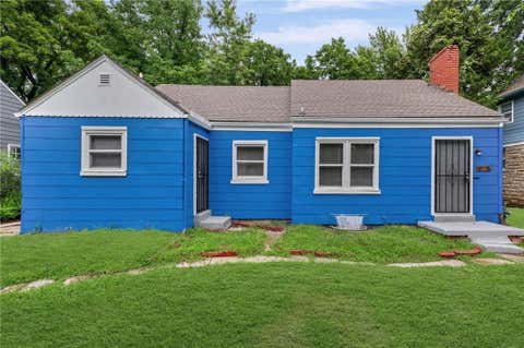 Photo of 6715 Walrond Avenue, Kansas City, MO 64132 (MLS # 2635838)