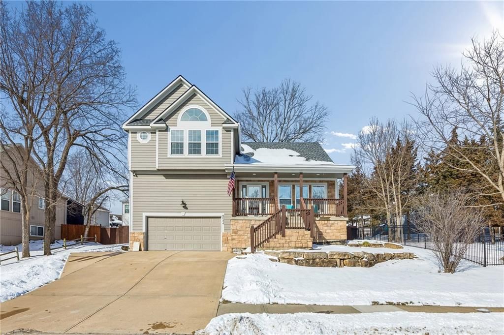 Photo of 8544 Primrose Street, De Soto, KS 66018 (MLS # 2598211)