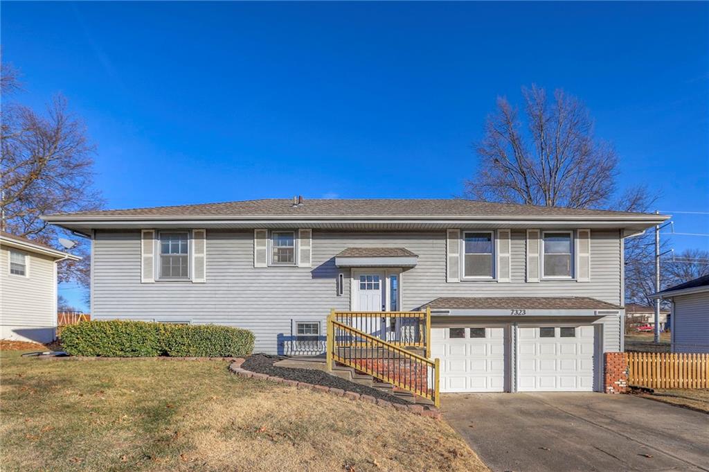 7323 N Euclid Avenue