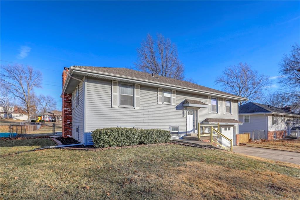 7323 N Euclid Avenue