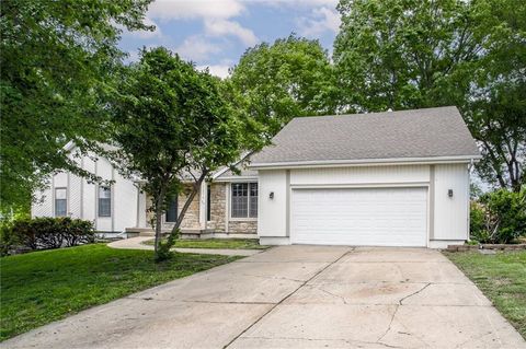 Photo of 12816 E 57th Street, Kansas City, MO 64133 (MLS # 2617564)