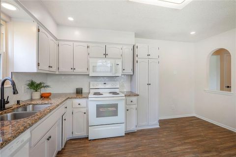 Tiny photo for 924 Shilo Court, Liberty, MO 64068 (MLS # 2610673)