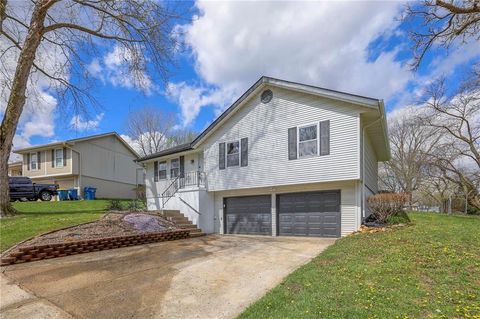 Tiny photo for 924 Shilo Court, Liberty, MO 64068 (MLS # 2610673)
