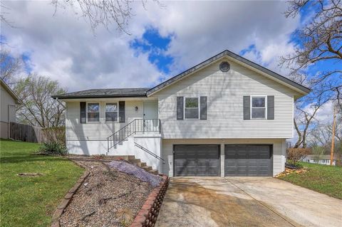 Tiny photo for 924 Shilo Court, Liberty, MO 64068 (MLS # 2610673)